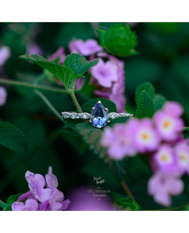 December Birthstone-Antique Droplet Ring